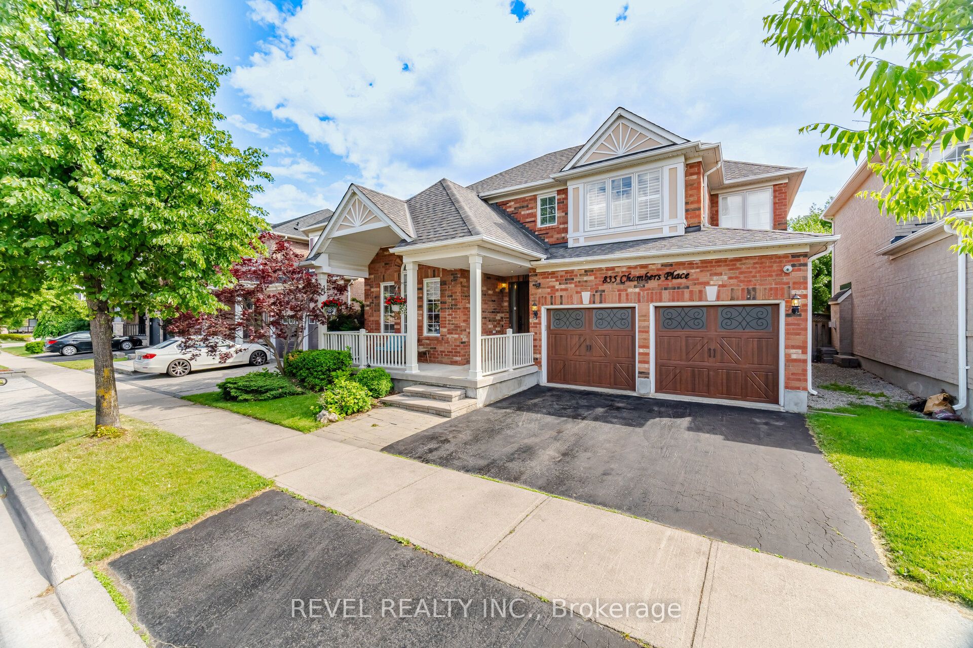 835 Chambers Place, Milton, ON L9T 6A5 photo 2