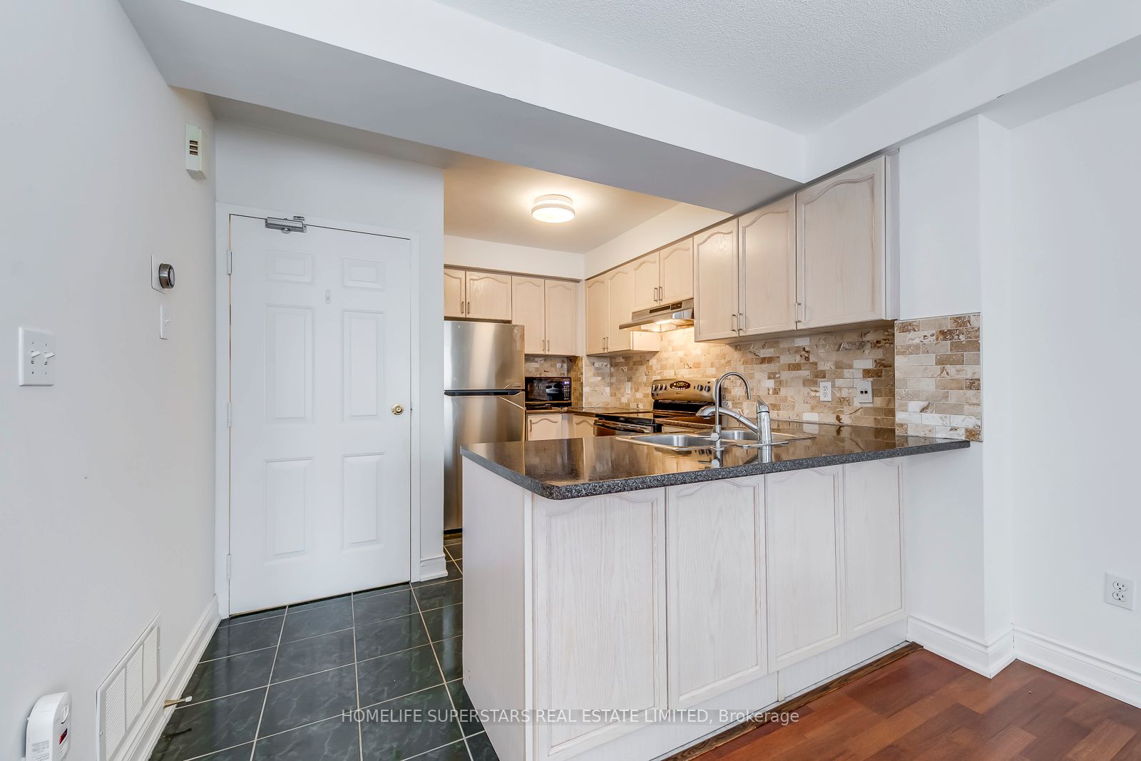 605 Shoreline Drive Unit 11, Mississauga, ON L5B 4K3 photo 5