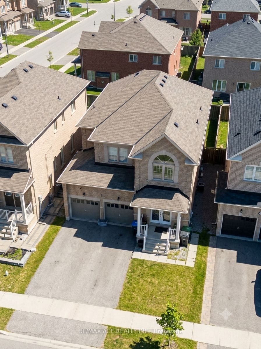 7 Meltwater Crescent, Brampton, ON L6P 3W1 photo 3