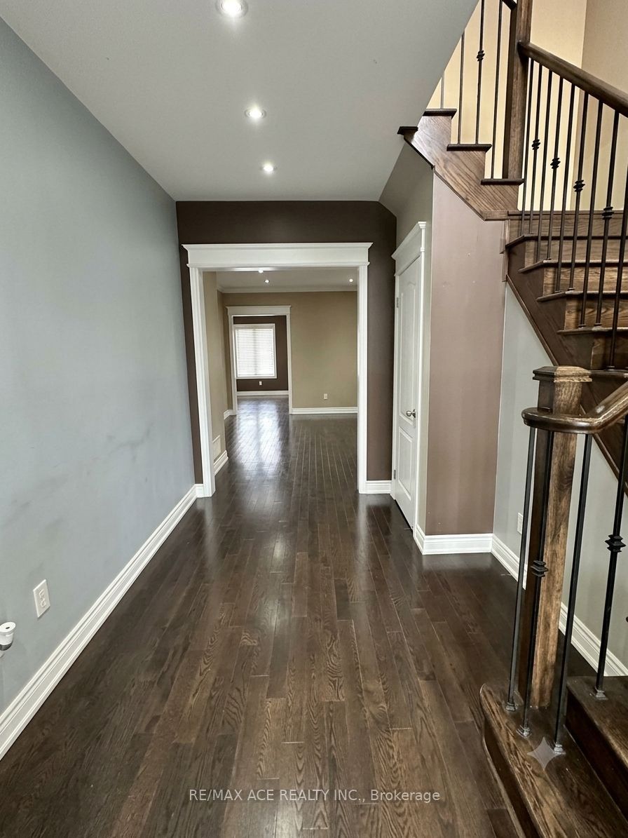 7 Meltwater Crescent, Brampton, ON L6P 3W1 photo 4