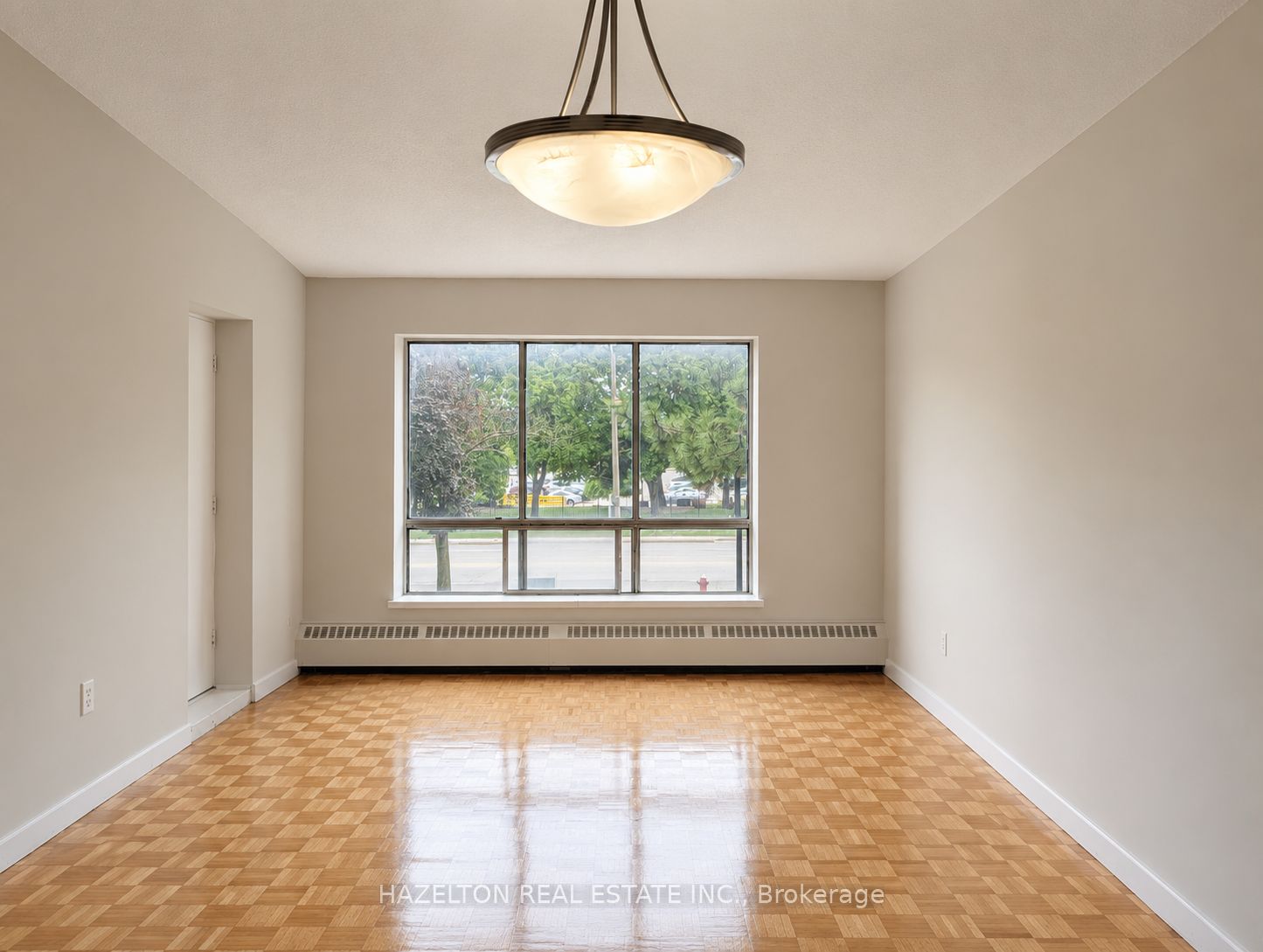 1665 Bloor Street E 206, Mississauga, ON L4X 1S4 photo 3