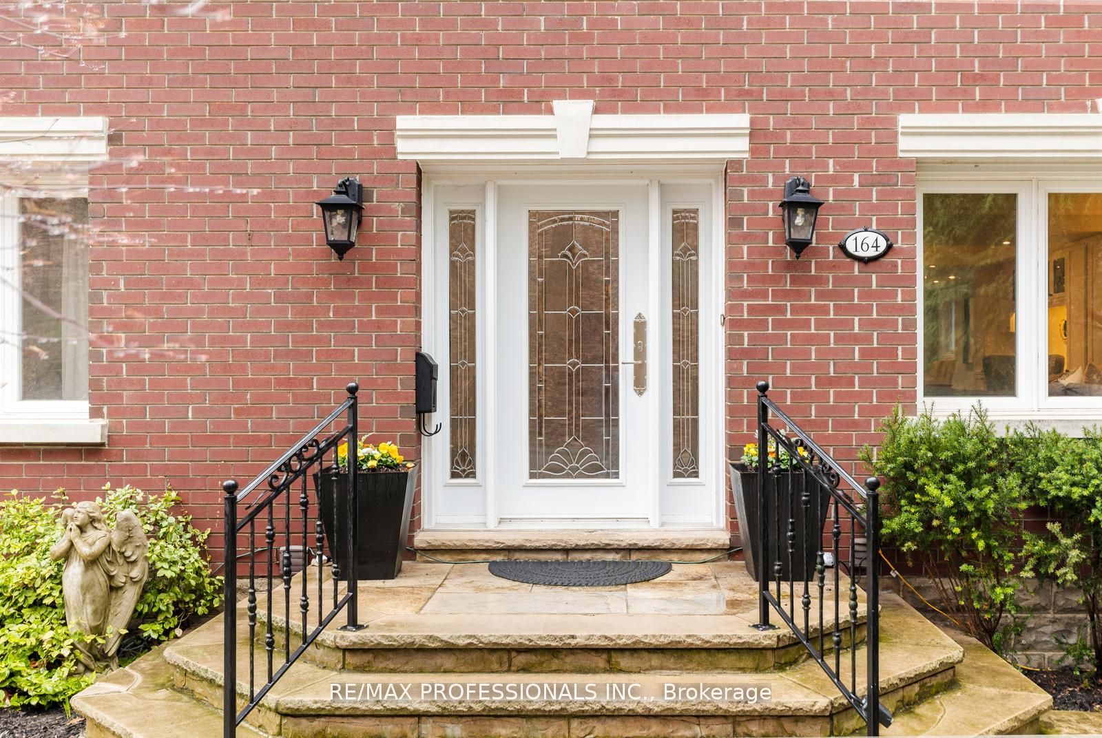 164 Morningside Avenue, Toronto, ON M6S 1E3 photo 2
