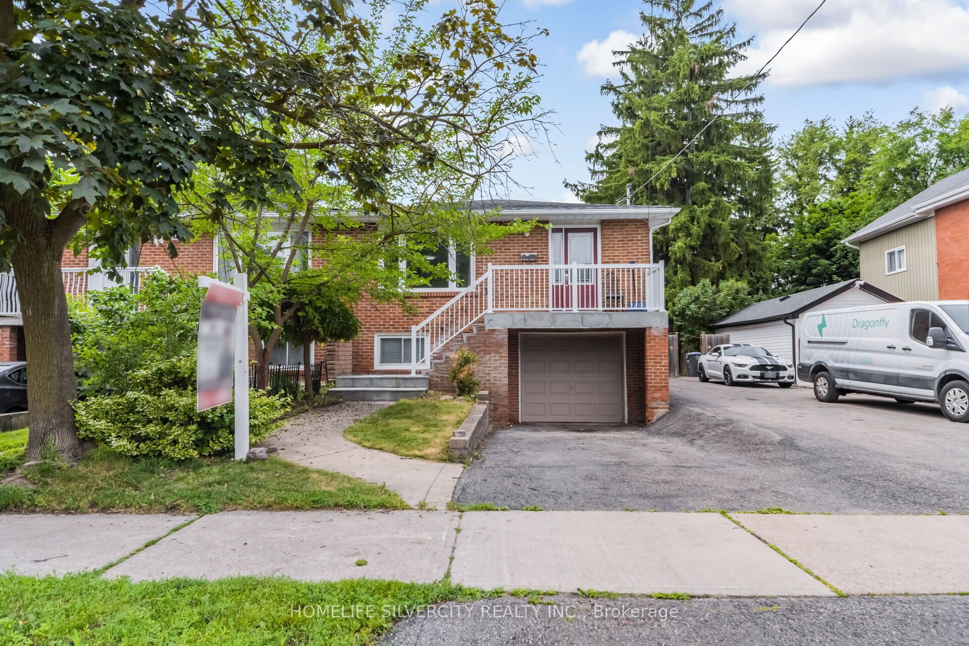 62 Rosedale Avenue W, Brampton, ON L6X 1K1 photo 3