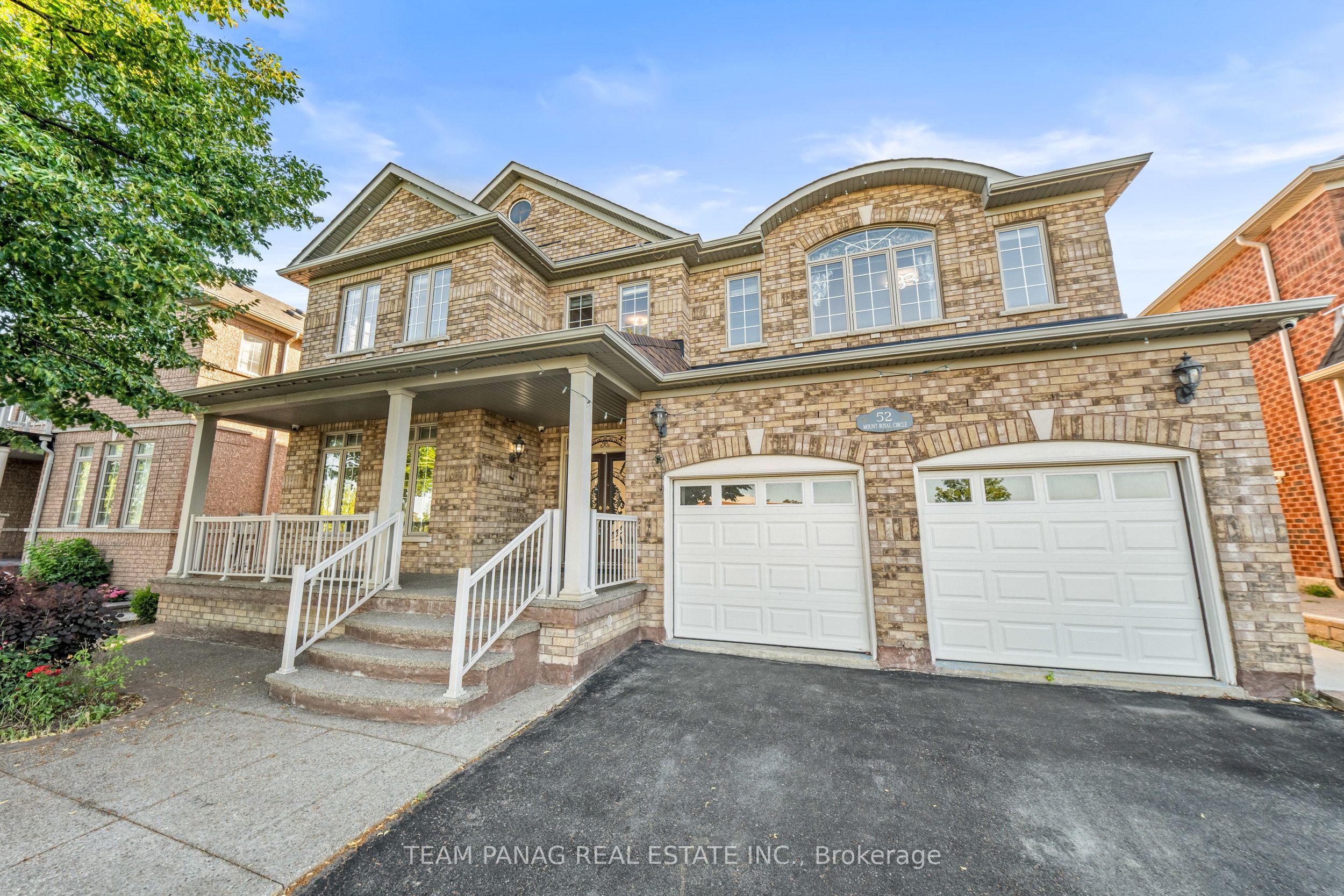 52 Mount Royal Circle, Brampton, ON L6P 2K4 photo 3