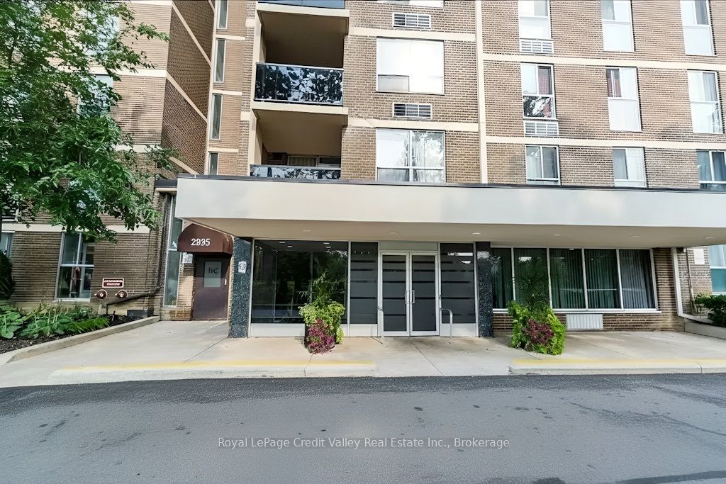 2835 Islington Avenue 209, Toronto, ON M9L 2K2 photo 2