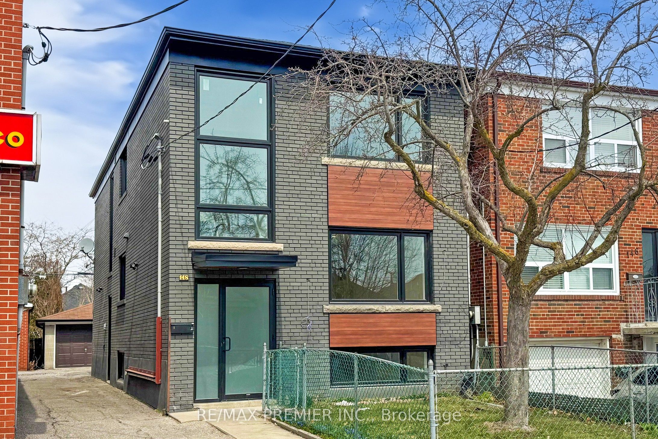 148 Lambton Avenue 2 (Upper), Toronto, ON M6N 2S9 photo 2
