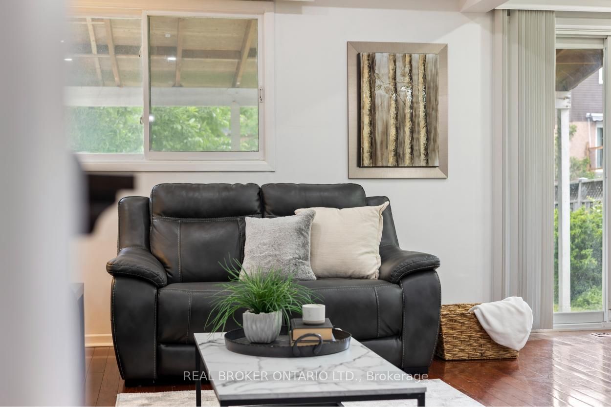 1804 Princelea Place, Mississauga, ON L5M 3R8 photo 4