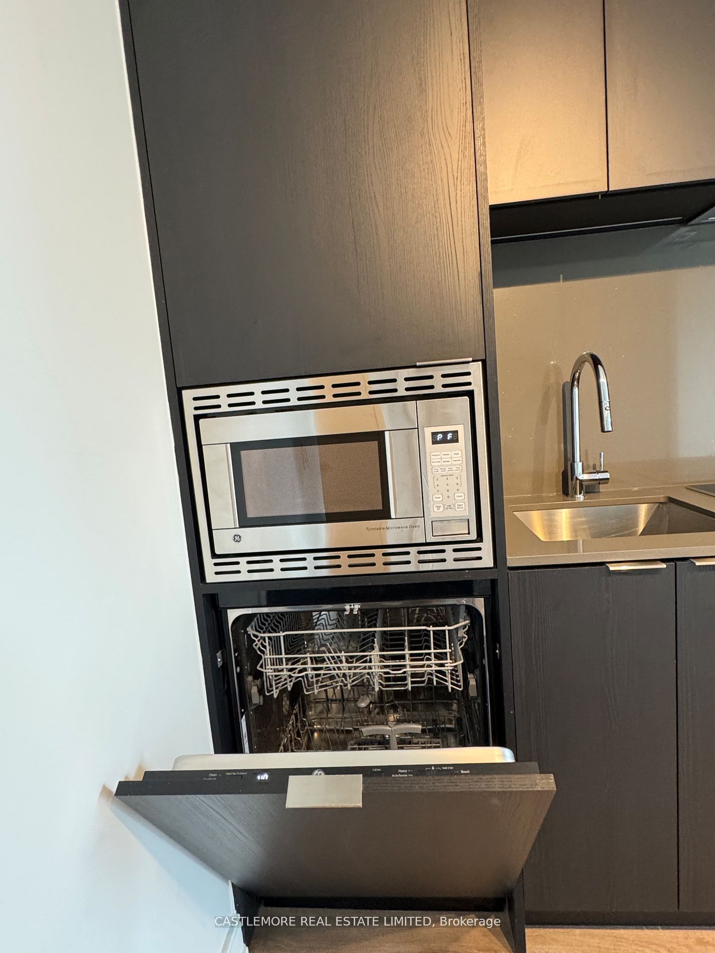 3009 Novar Road 512, Mississauga, ON L5B 0P9 photo 3