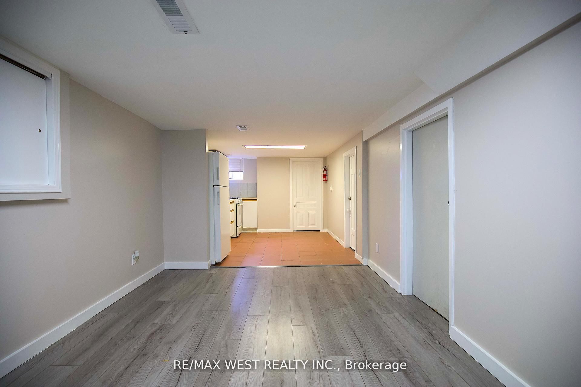 66 Long Branch Avenue 17, Toronto, ON M8W 3J4 photo 2