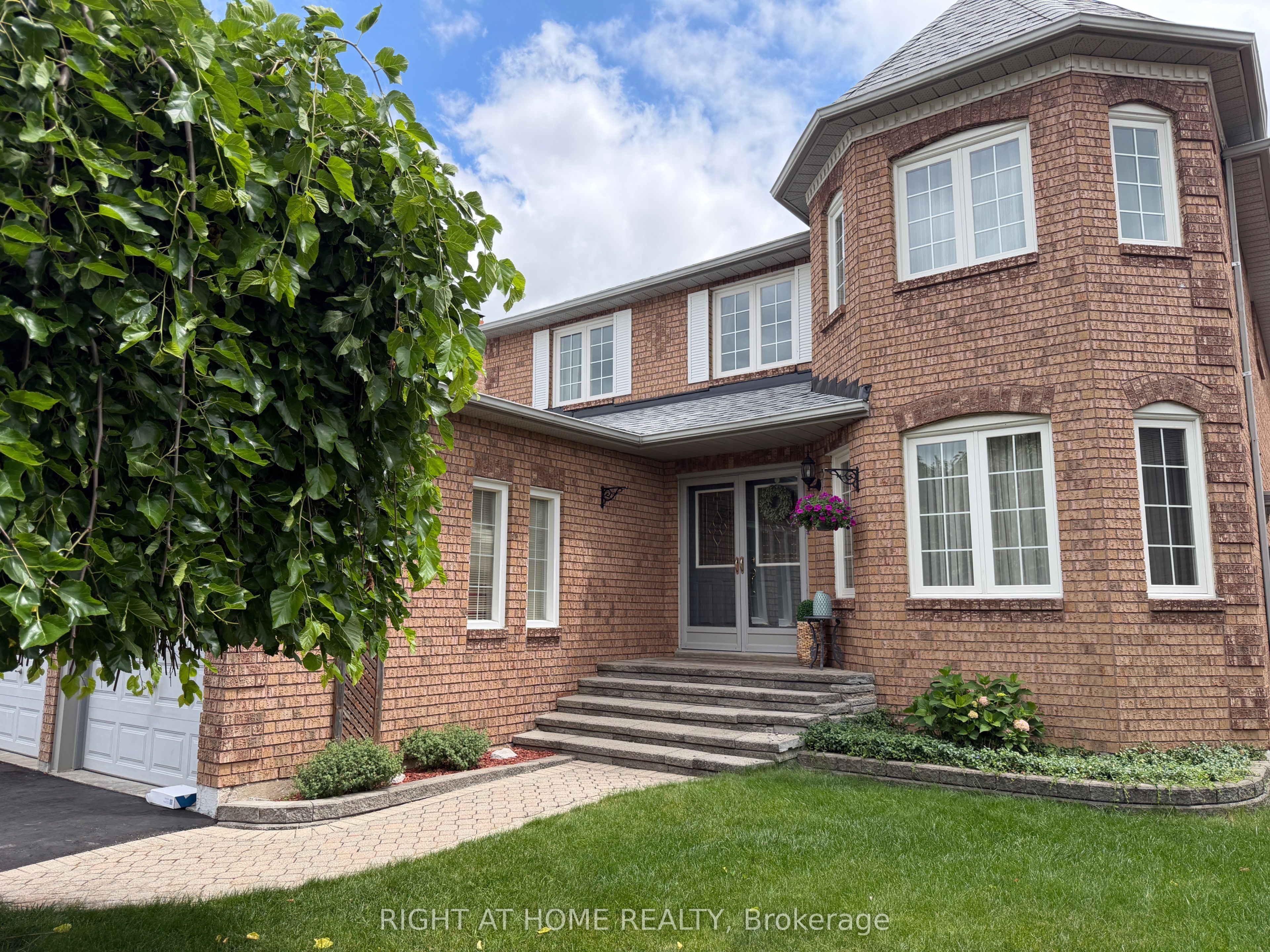 17 Eaton Street, Halton Hills, ON L7G 5L4 photo 4