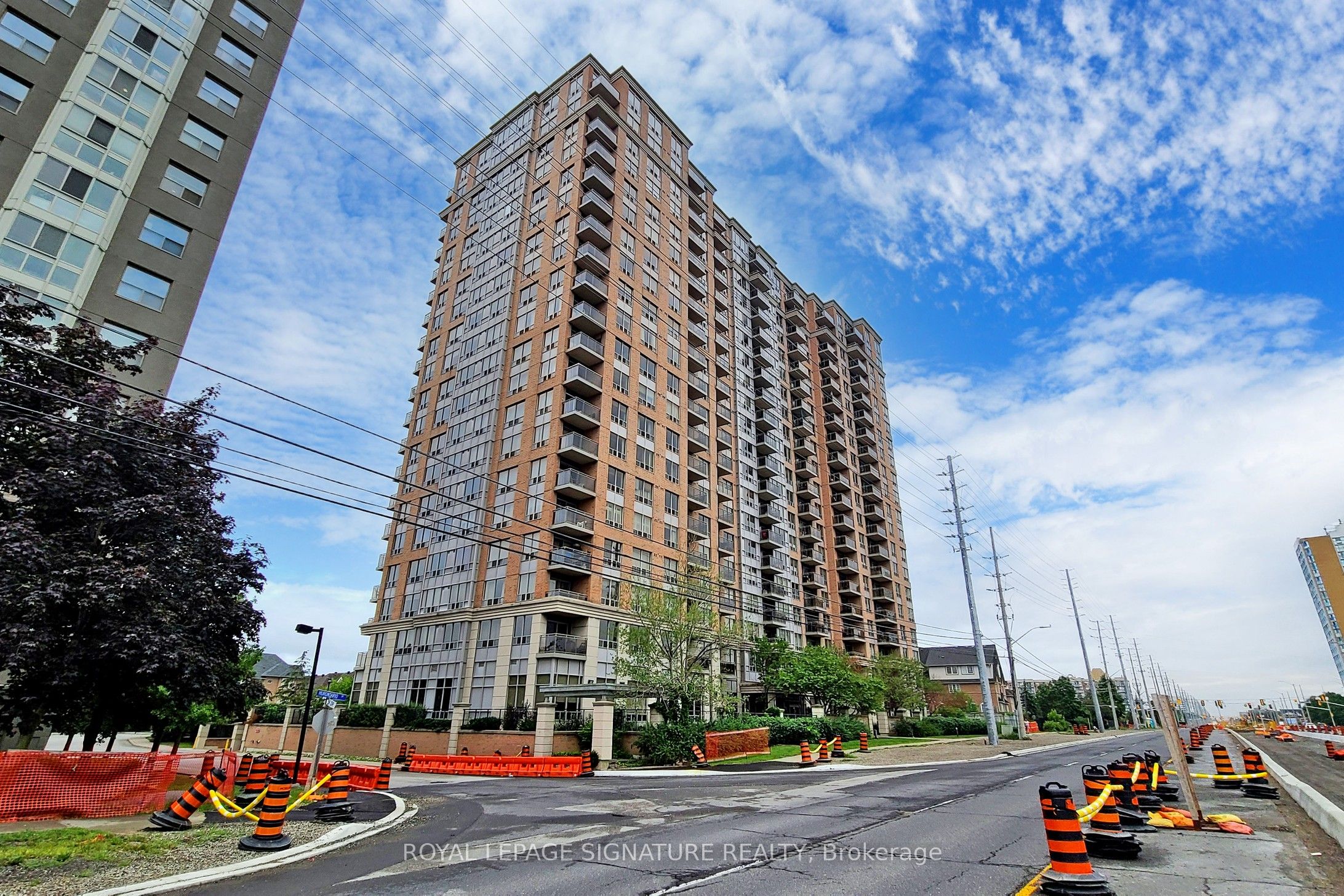 55 Strathaven Drive 708, Mississauga, ON L5R 4G9 photo 2