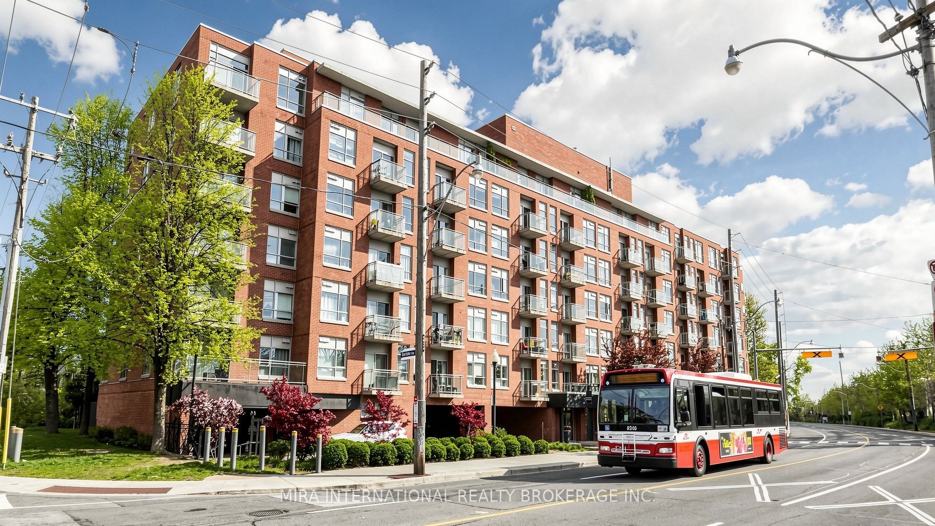 2495 Dundas Street W 614, Toronto, ON M6P 1X4