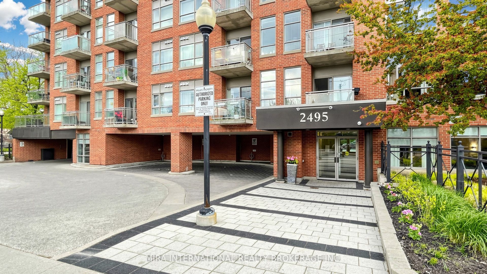2495 Dundas Street W 614, Toronto, ON M6P 1X4 photo 3