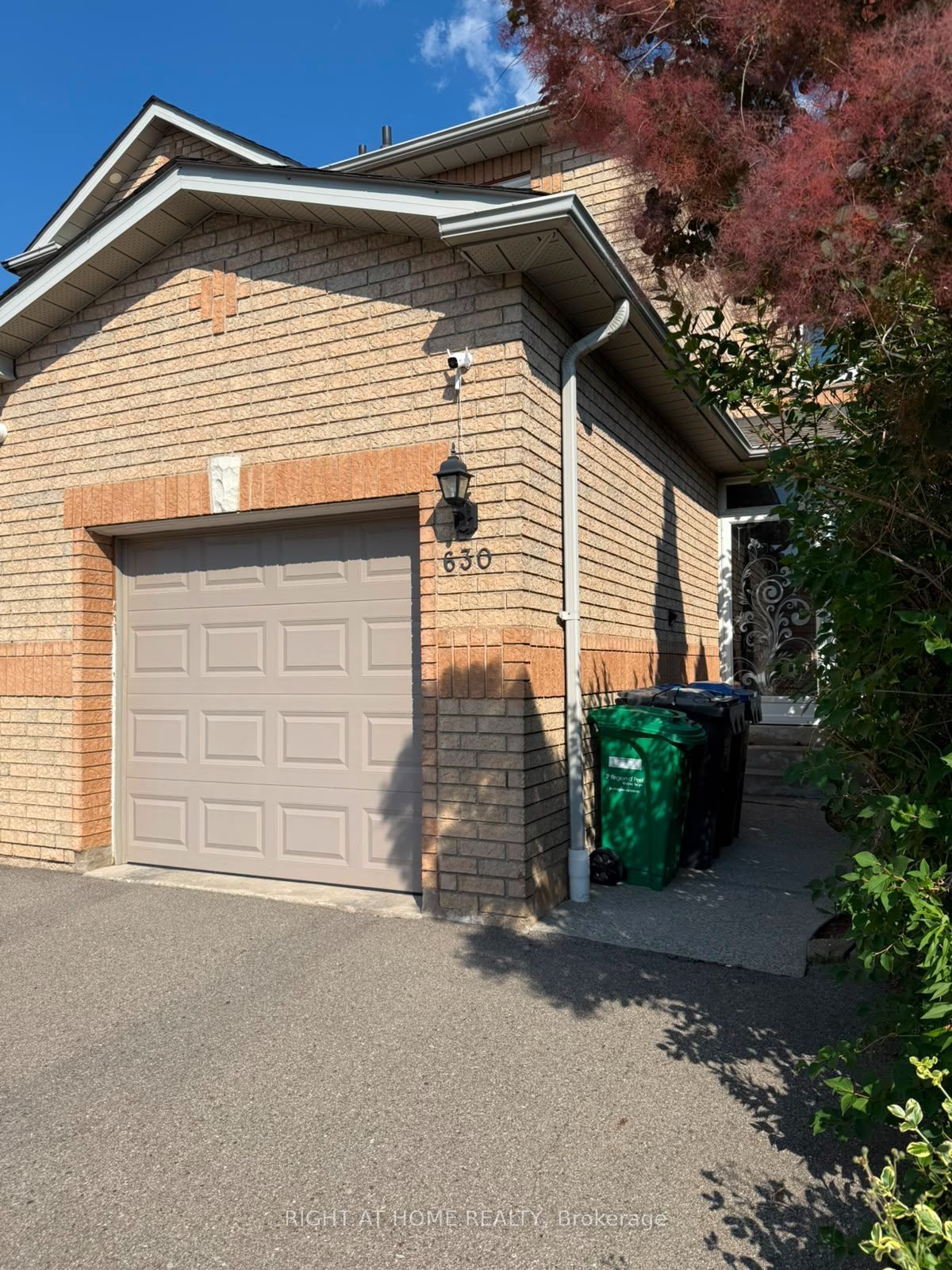 630 Leatherleaf Drive, Mississauga, ON L4Z 3Z1 photo 3
