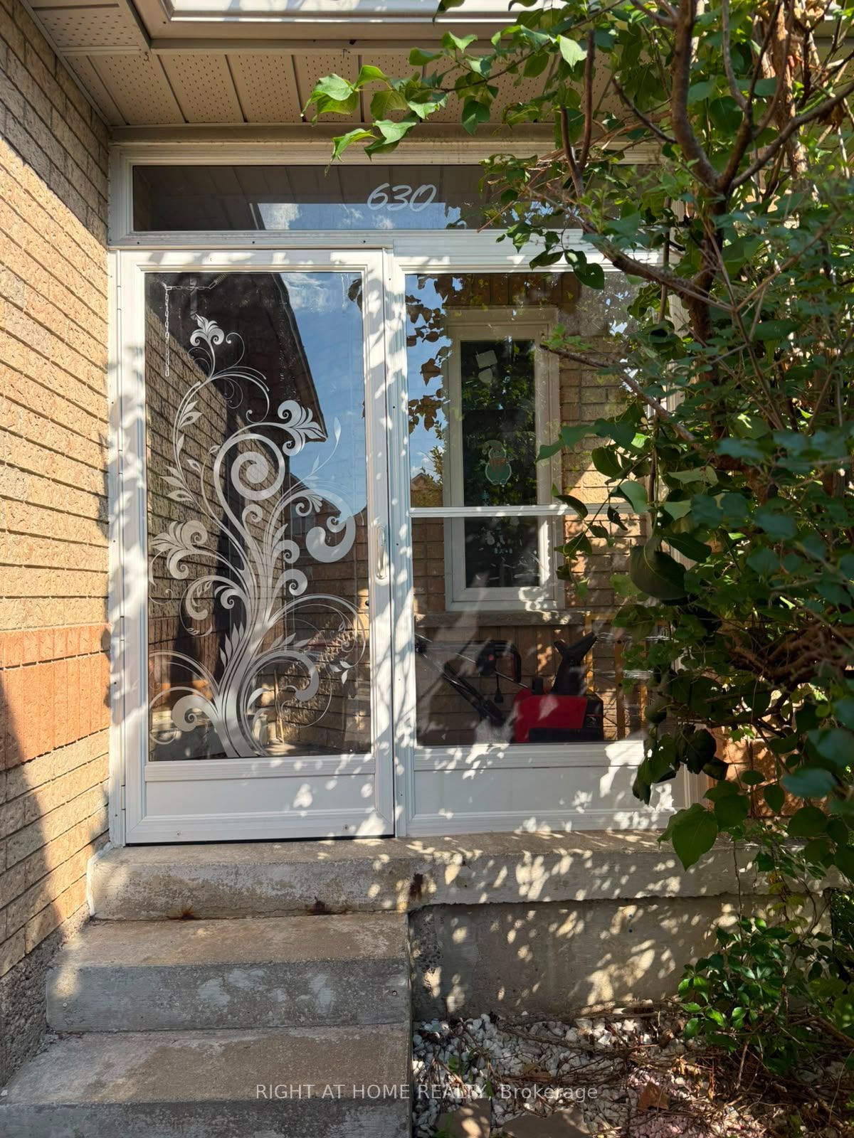 630 Leatherleaf Drive, Mississauga, ON L4Z 3Z1 photo 4