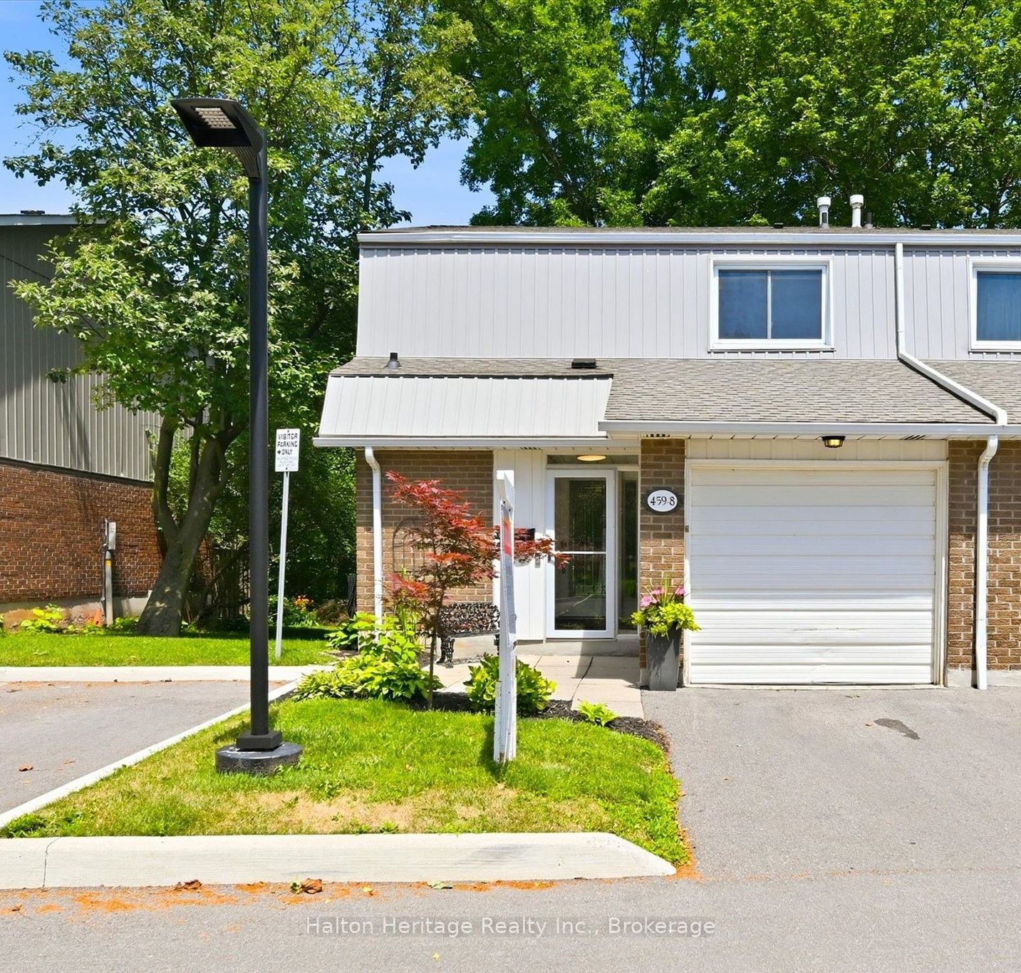 459 Woodview Road 8, Burlington, ON L7N 2Z9 photo 2