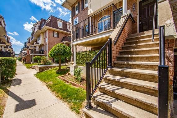 52 Sidney Belsey Crescent 204, Toronto, ON M6M 5J1 photo 3