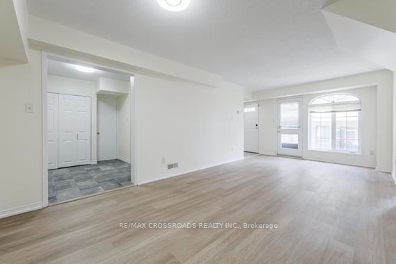 52 Sidney Belsey Crescent 204, Toronto, ON M6M 5J1 photo 4