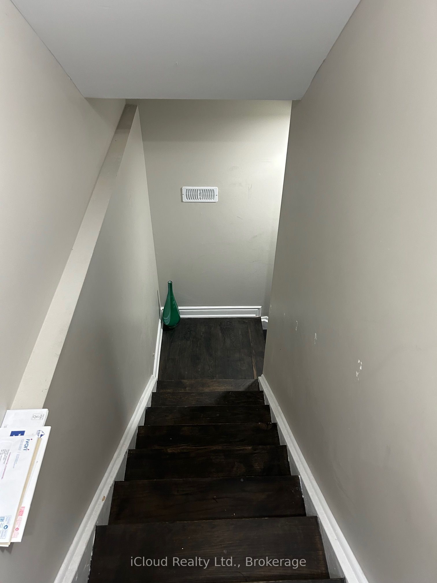 1295 Rose Way W, Milton, ON L9E 1M2 photo 4