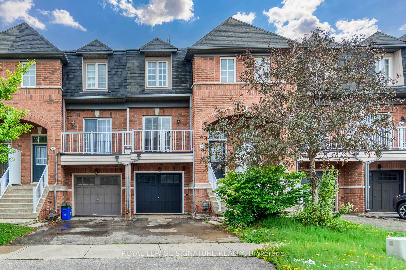 2418 Adamvale Crescent, Oakville, ON L6M 0E1 photo 2