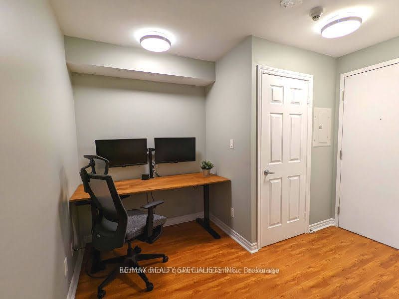 3880 Duke Of York Boulevard 708, Mississauga, ON L5B 4M7 photo 2