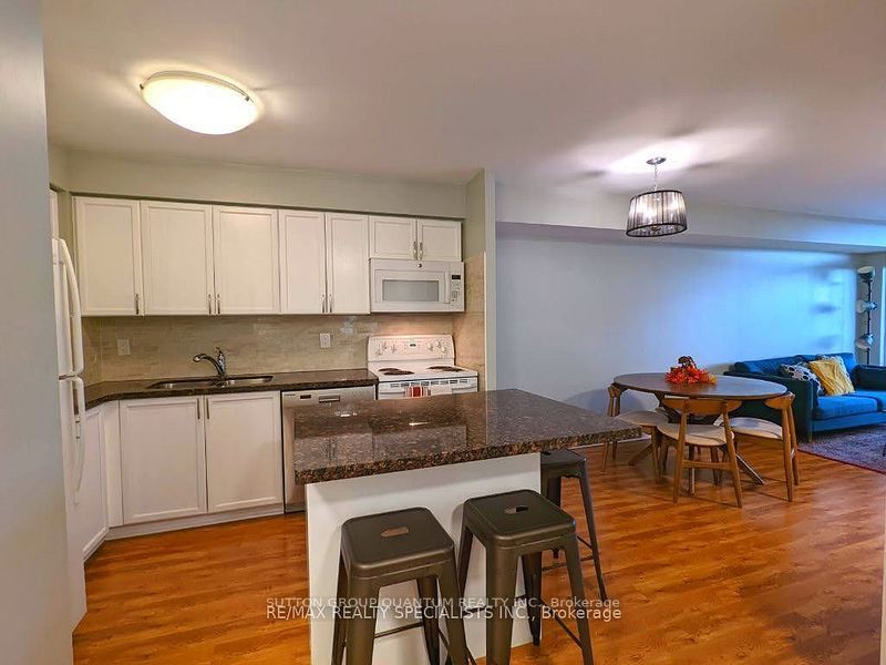 3880 Duke Of York Boulevard 708, Mississauga, ON L5B 4M7 photo 5