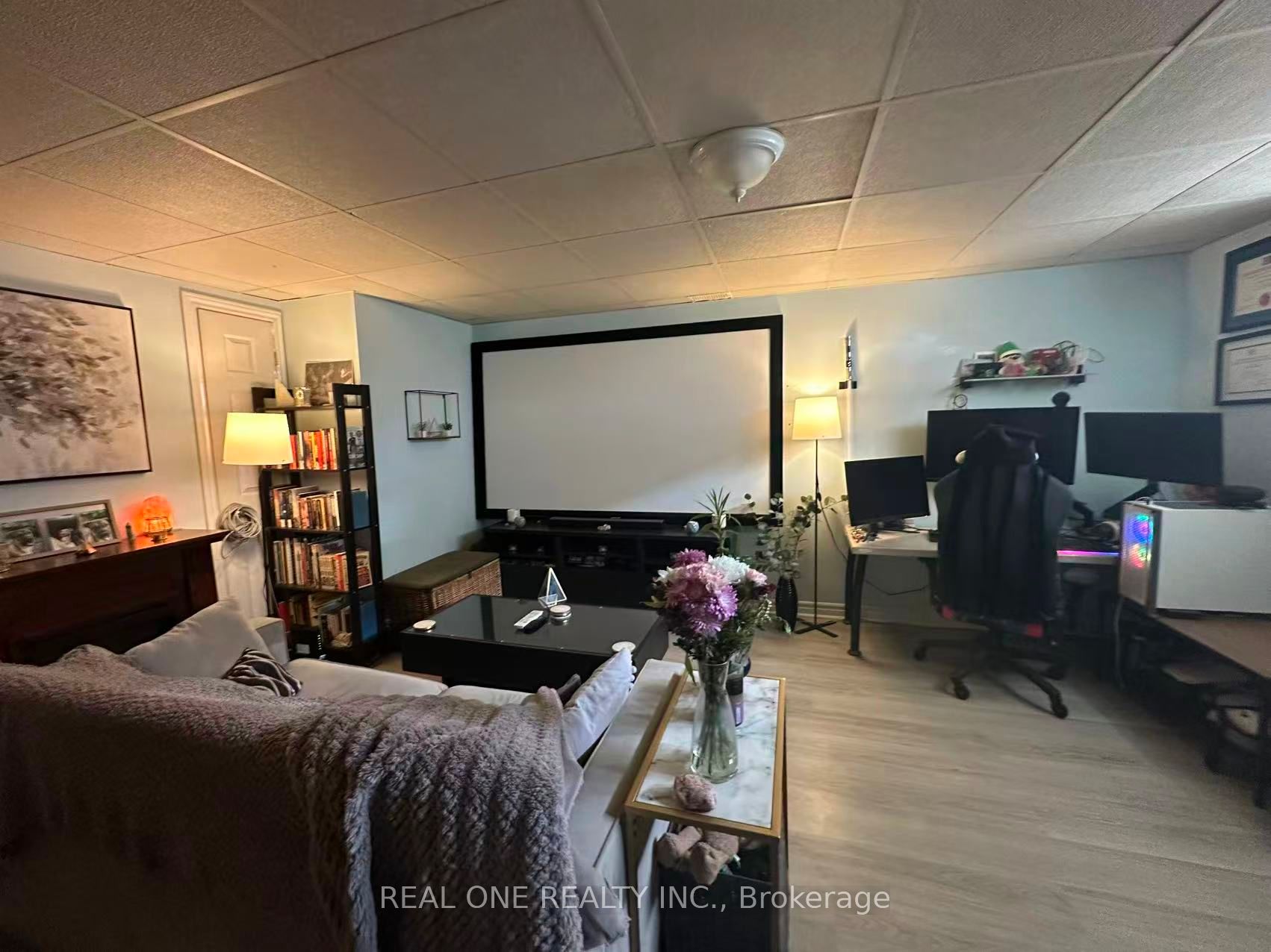 1387 Selkirk Avenue Lower, Oakville, ON L6L 2V5 photo 2