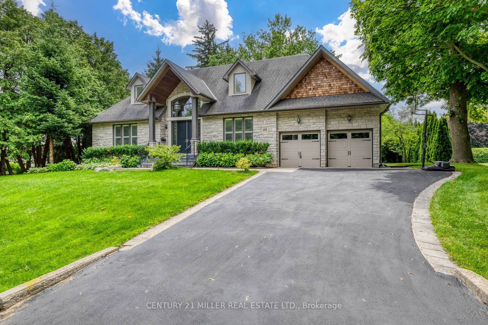 168 Walby Drive, Oakville, ON L6L 4E2