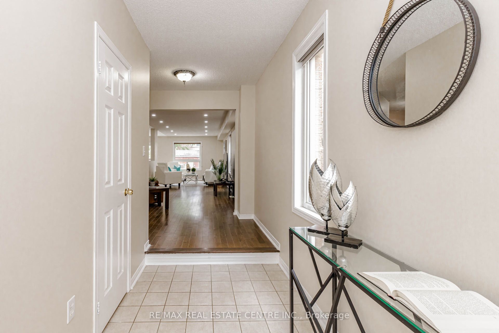35 Prince Crescent, Brampton, ON L7A 2C8 photo 4