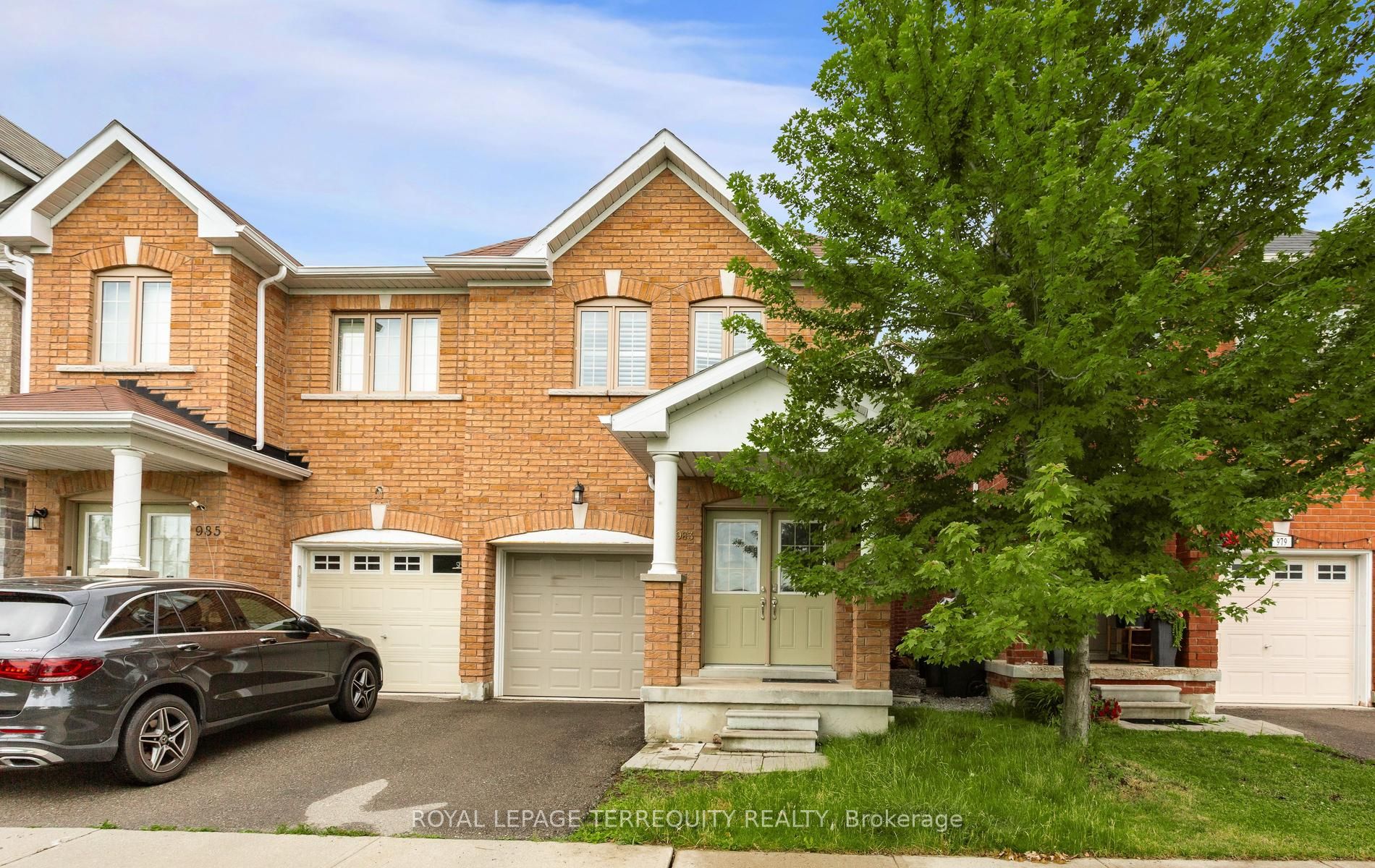 983 Francine Crescent, Mississauga, ON L5V 0E2
