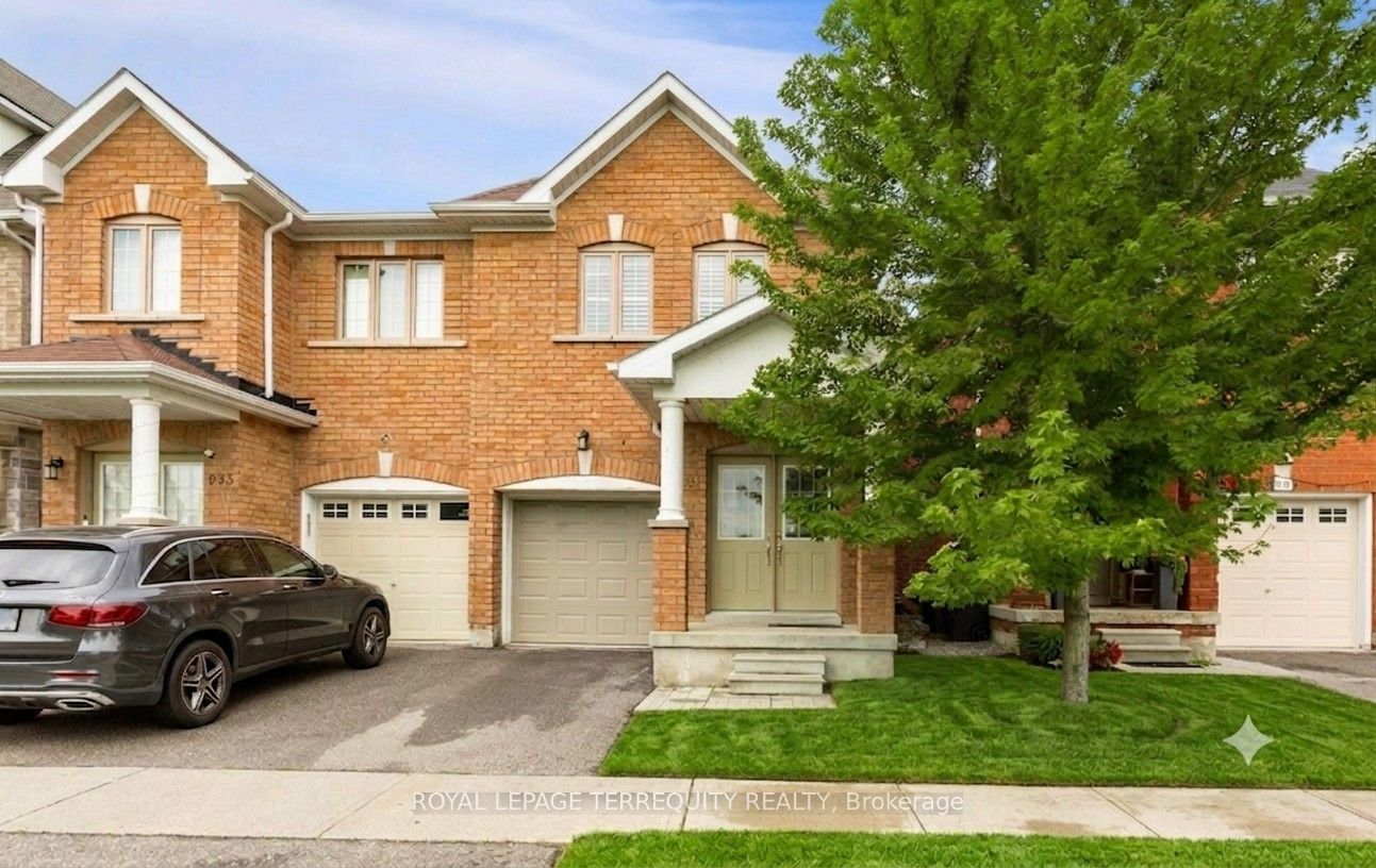 983 Francine Crescent, Mississauga, ON L5V 0E2 photo 3