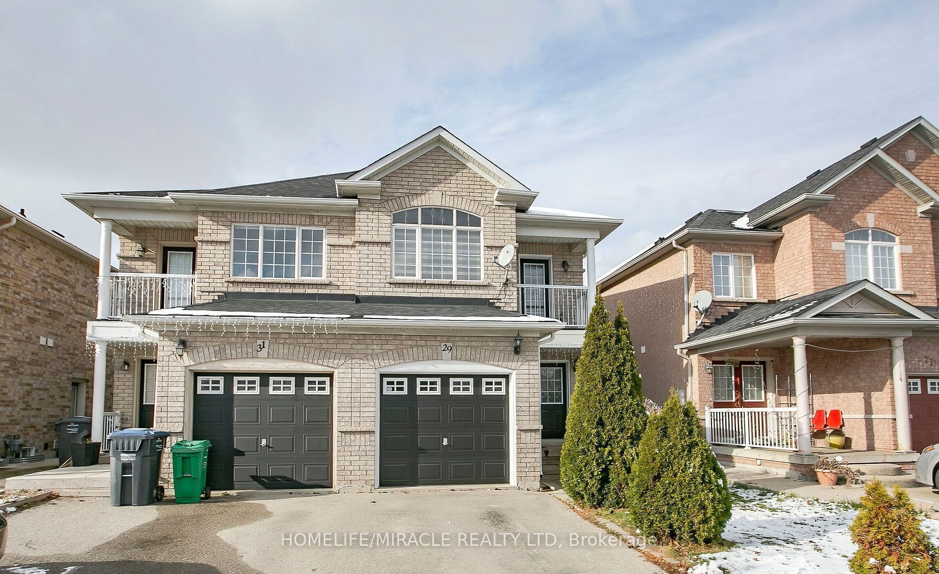 29 Dewridge Court, Brampton, ON L6R 3C1 photo 2