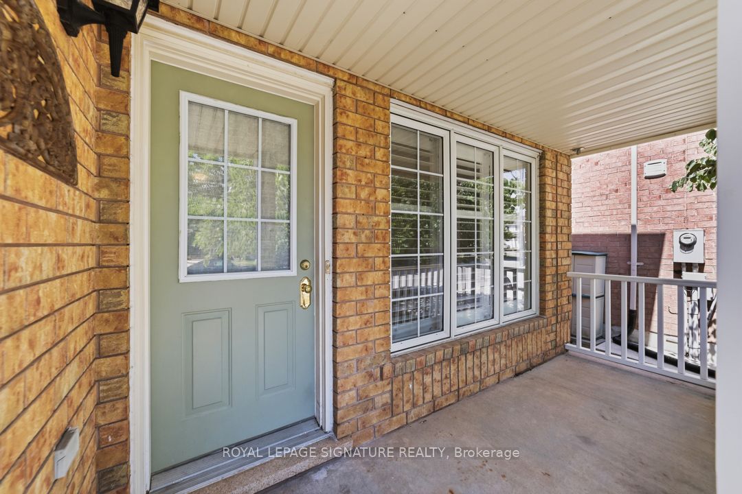742 Irving Terrace, Milton, ON L9T 6H3 photo 3
