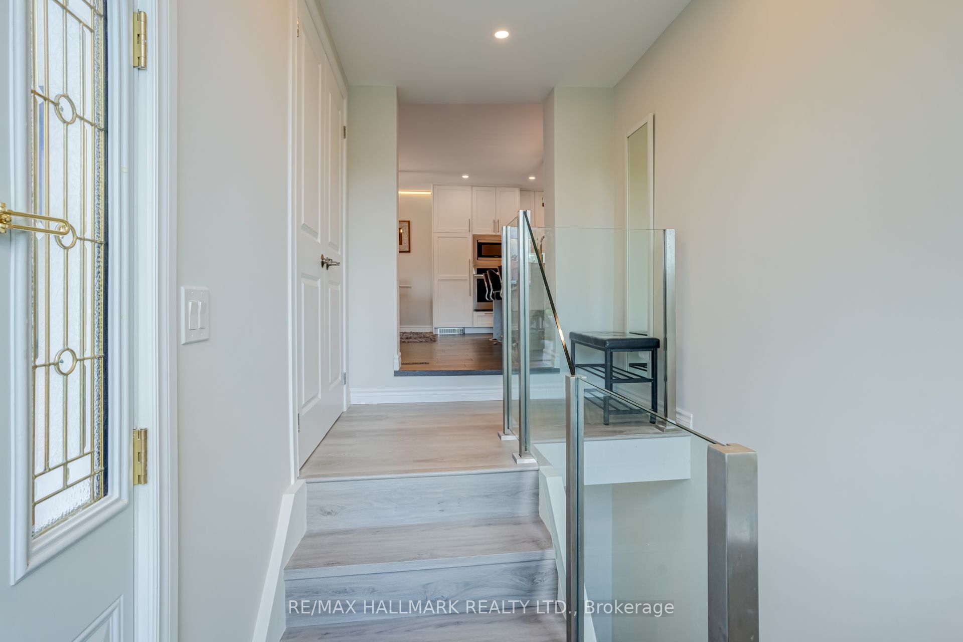 366 Wildwood Drive, Oakville, ON L6K 1T2 photo 5