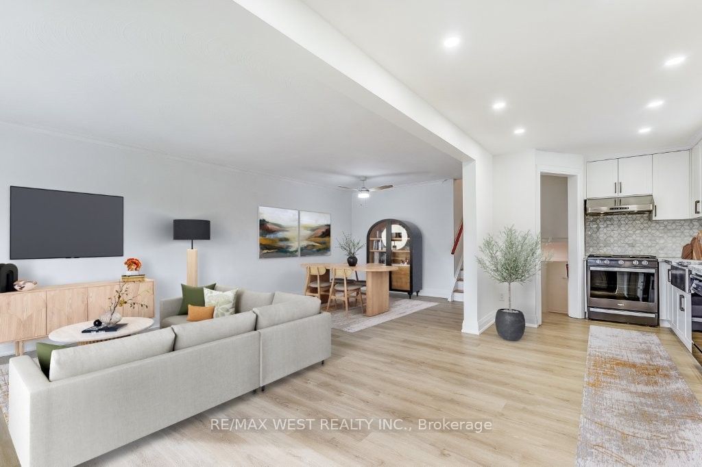 10 Rima Court, Toronto, ON M9C 4C8 photo 5