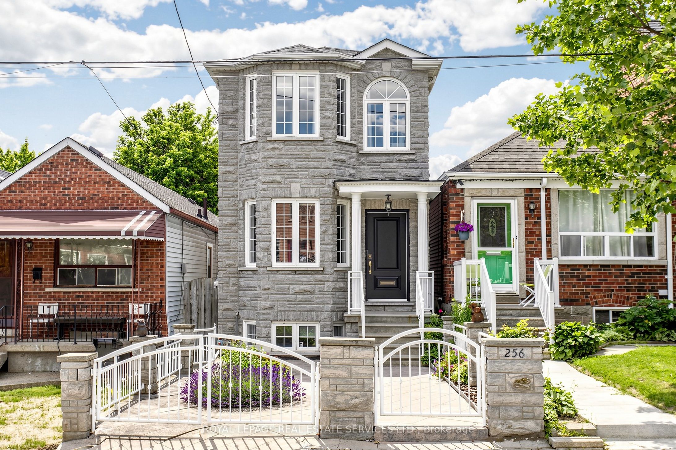 256 Earlscourt Avenue, Toronto, ON M6E 4B6