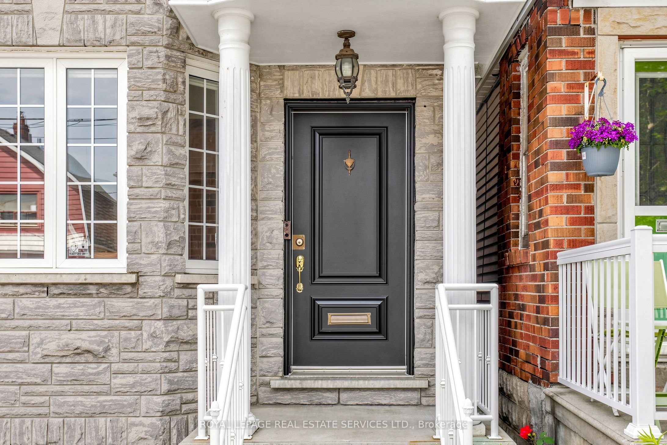 256 Earlscourt Avenue, Toronto, ON M6E 4B6 photo 3