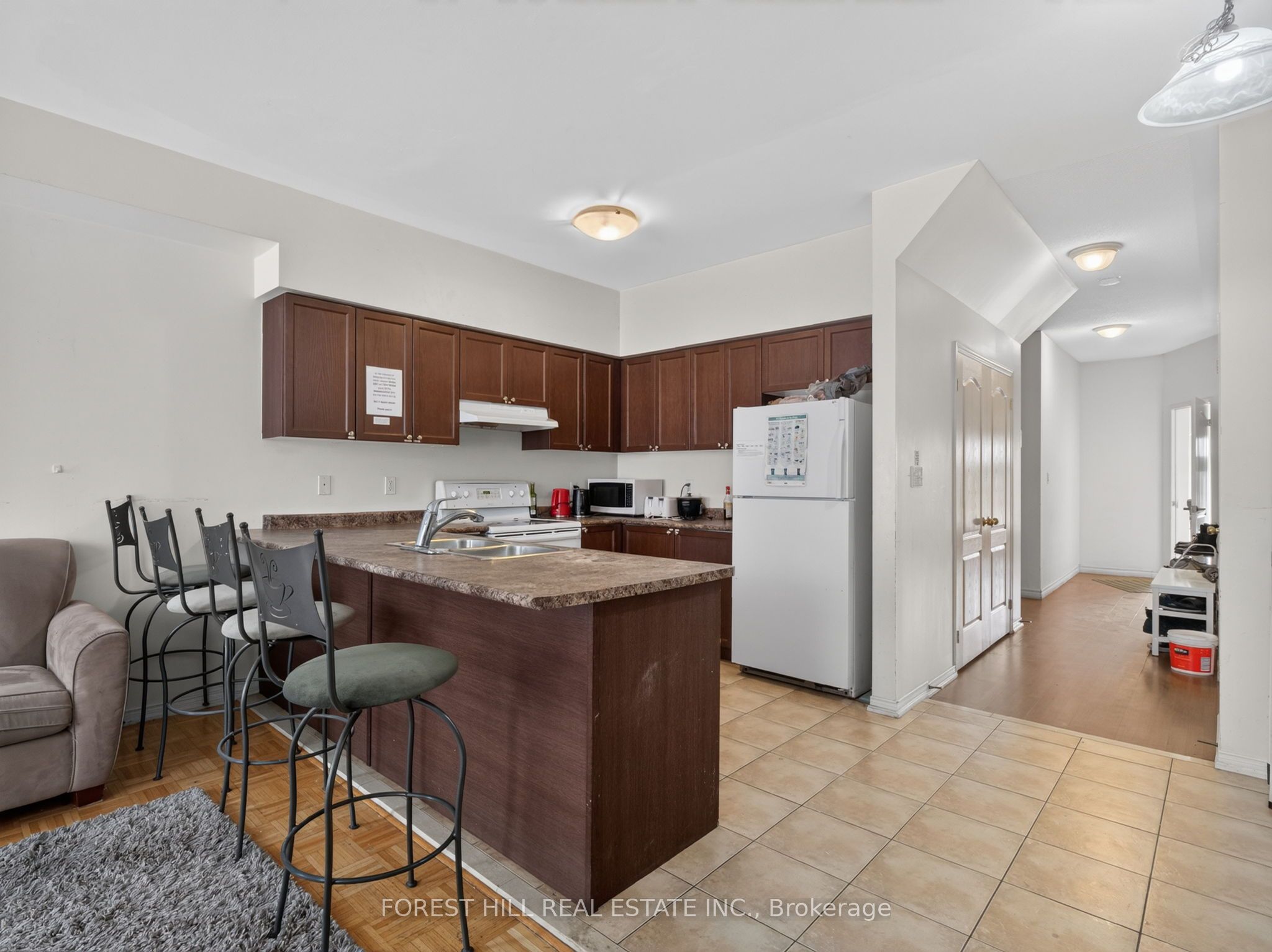 4 Evelyn Wiggins Drive, Toronto, ON M3J 0G3 photo 4