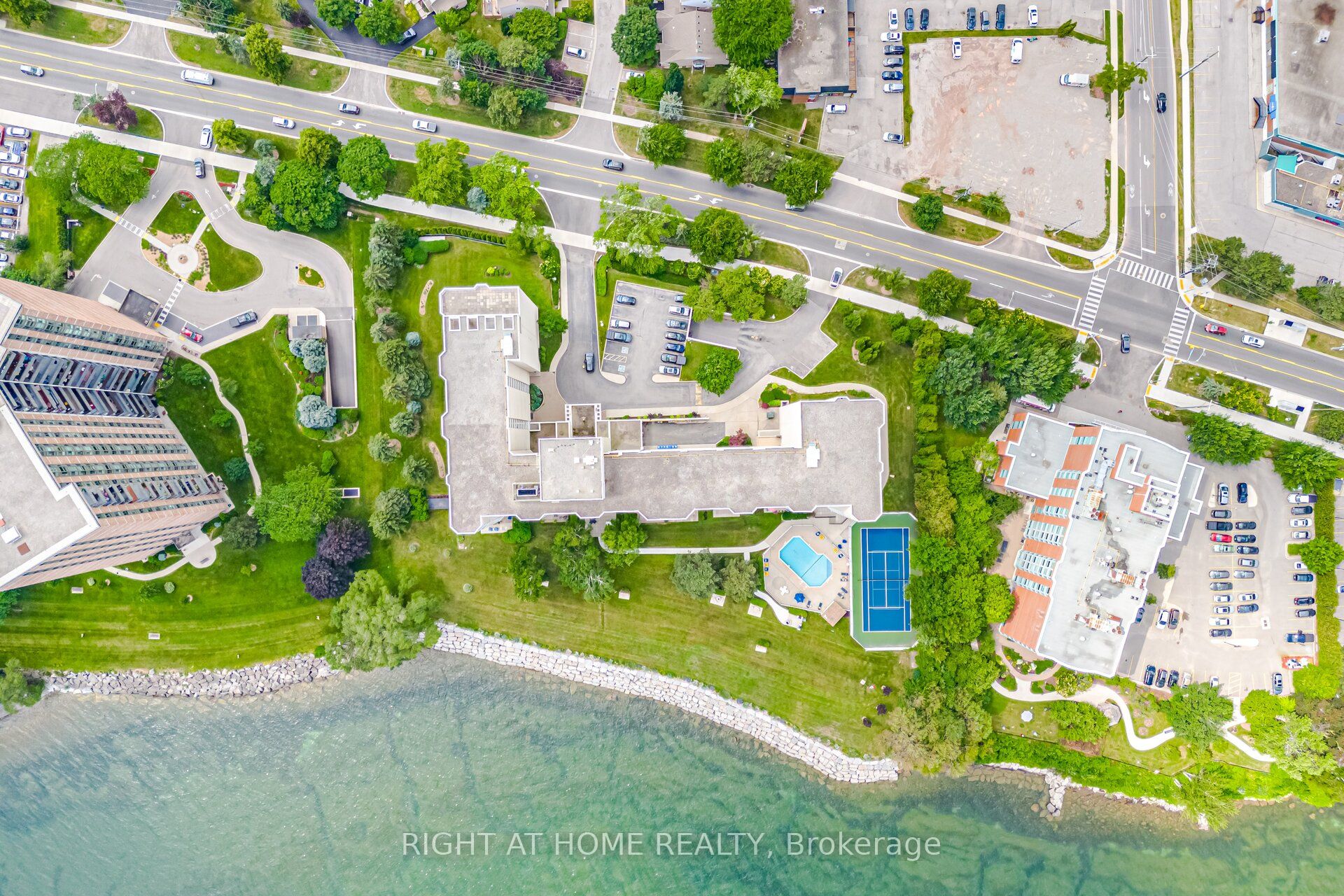 5280 Lakeshore Road 1104, Burlington, ON L7L 5R1 photo 2