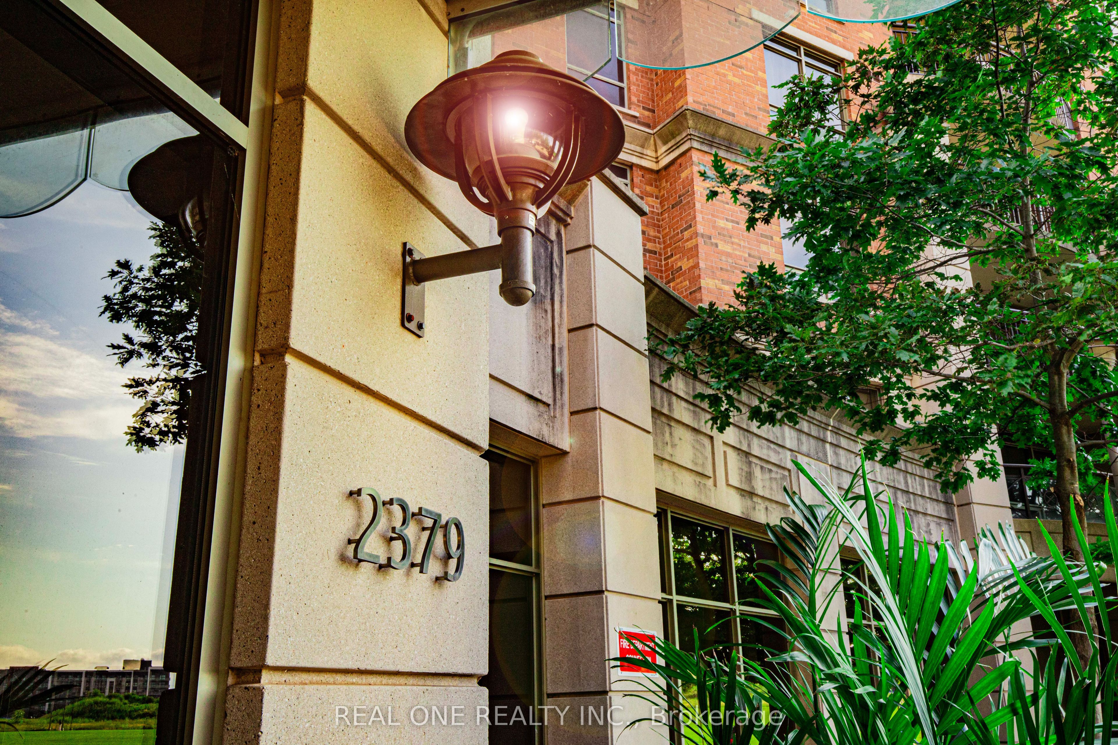 2379 Central Park Drive 902, Oakville, ON L6H 0C7 photo 4
