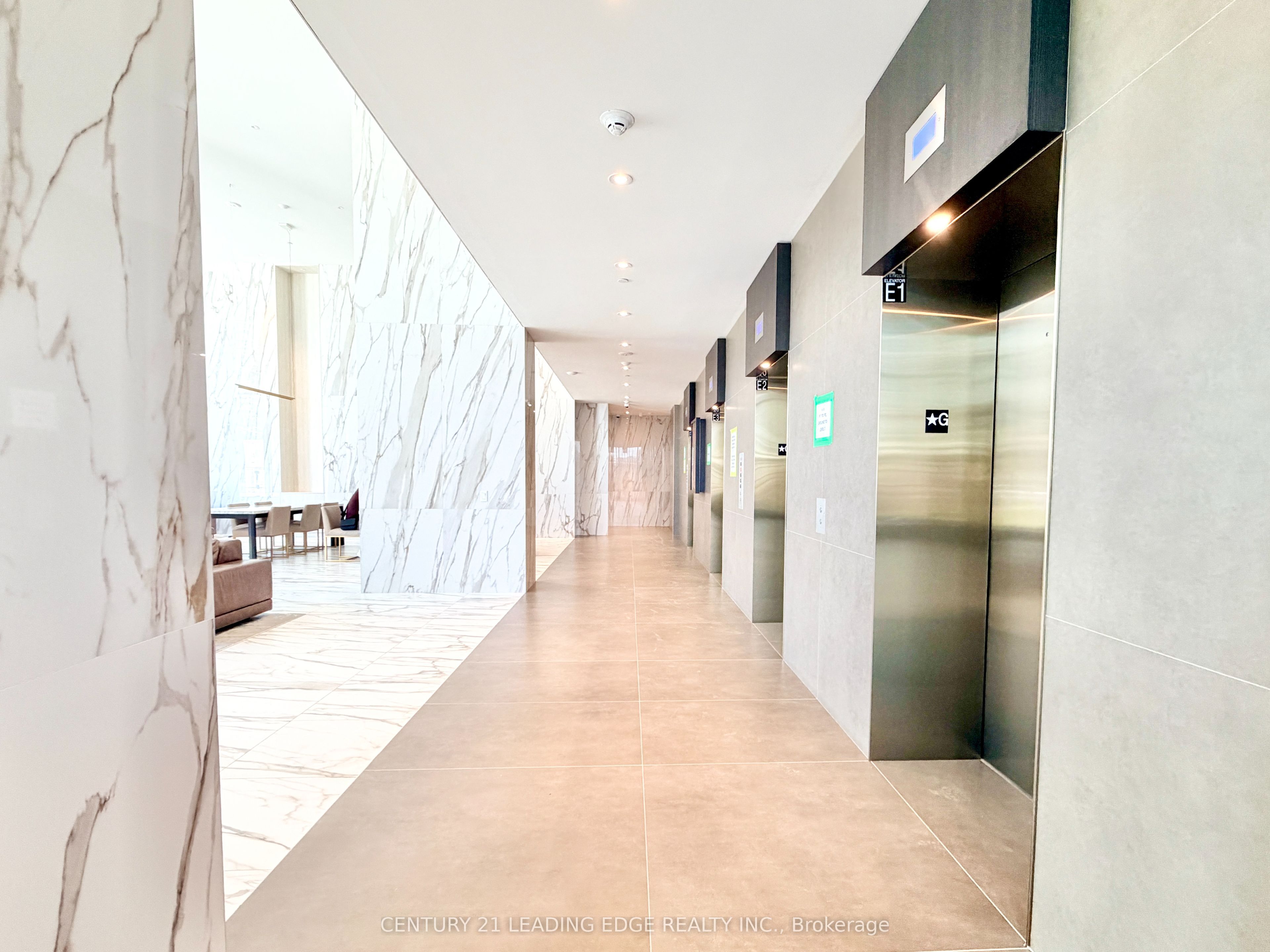 448 Burnhamthorpe Road 6511, Mississauga, ON L5B 0R4 photo 3