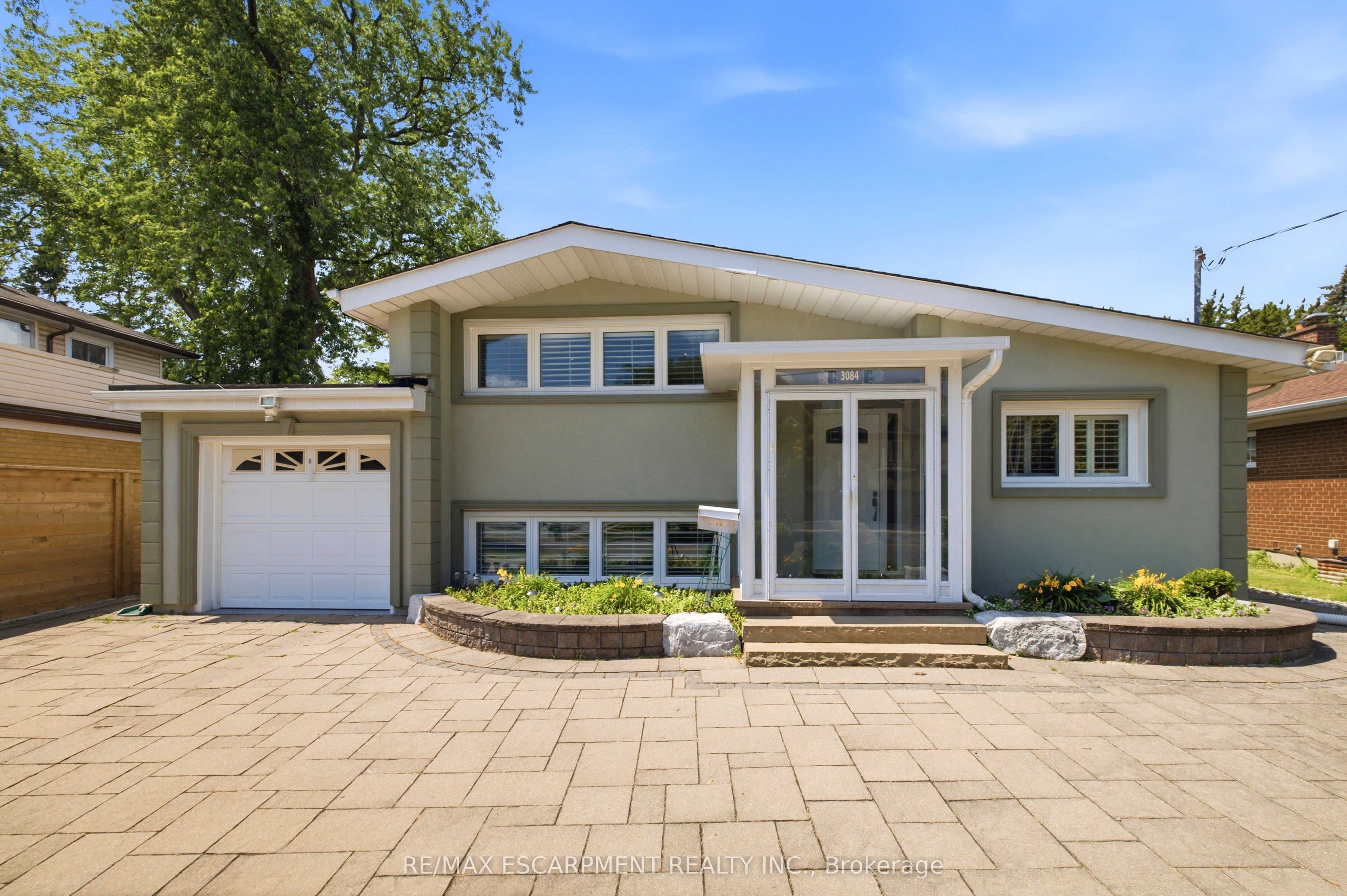 3084 Constitution Boulevard, Mississauga, ON L4Y 2Z2