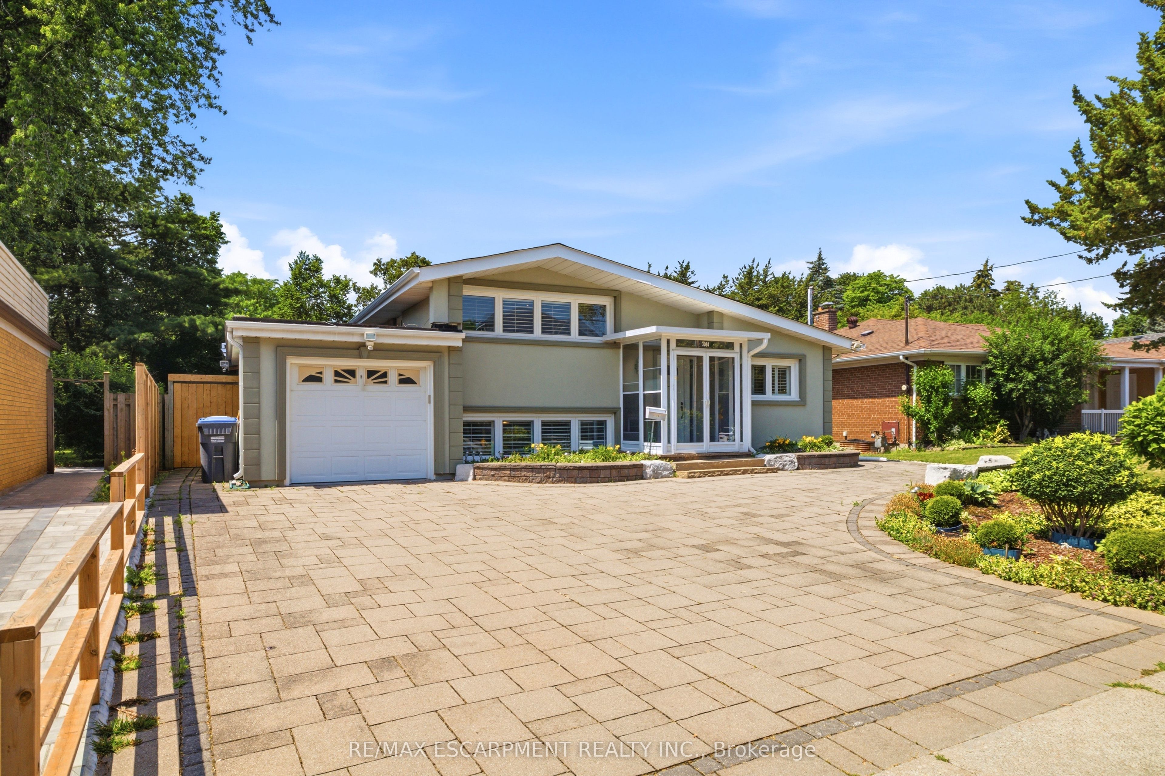3084 Constitution Boulevard, Mississauga, ON L4Y 2Z2 photo 2