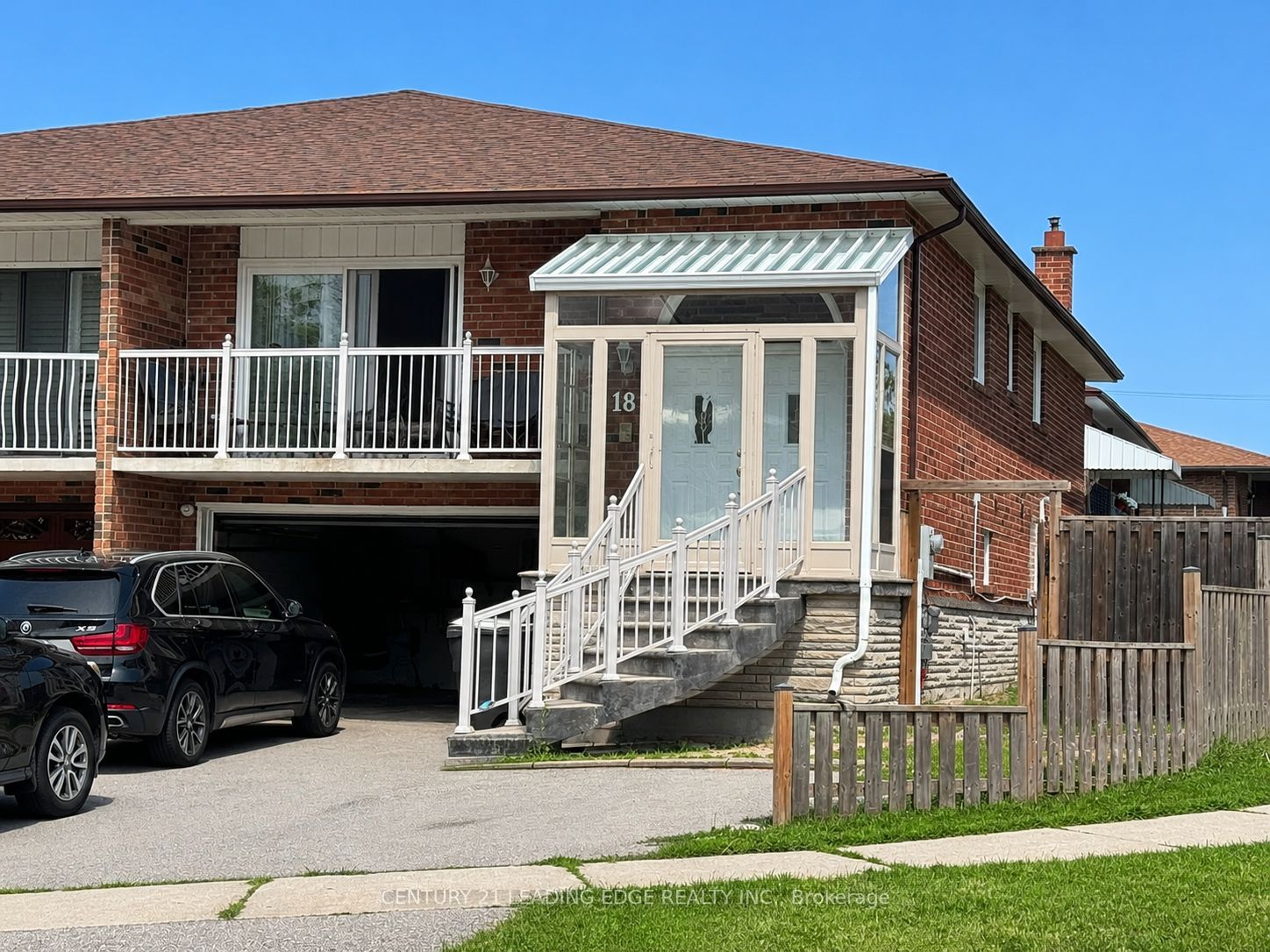 18 Clubhouse Court, Toronto, ON M3L 2K5
