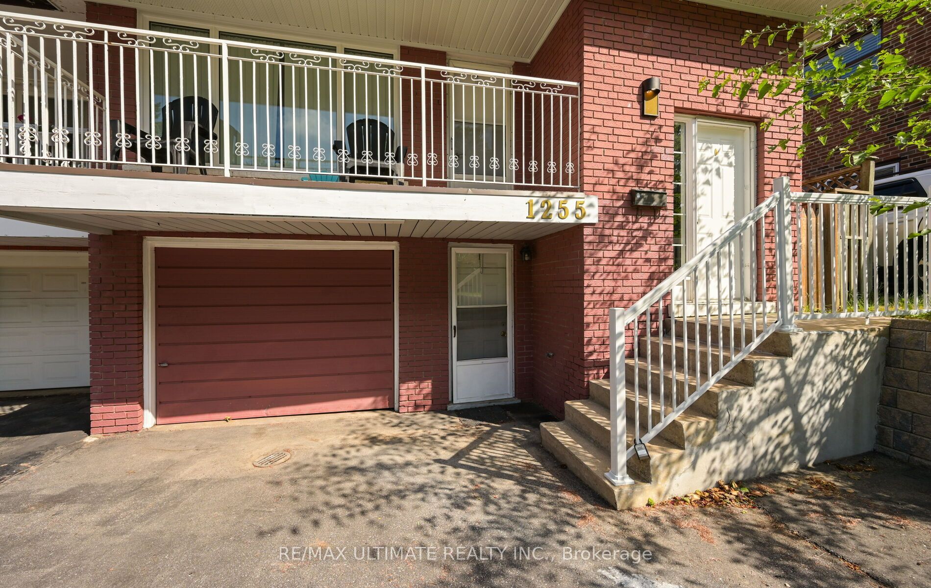1255 Forestwood Drive, Mississauga, ON L5C 1J2 photo 4