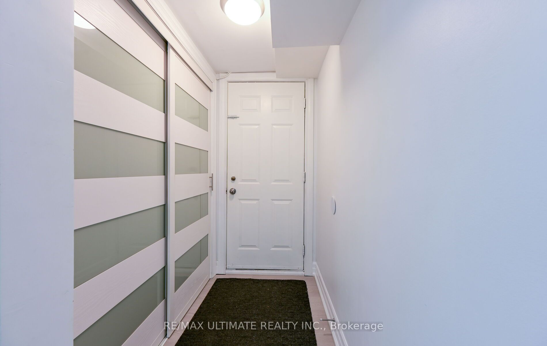 1255 Forestwood Drive, Mississauga, ON L5C 1J2 photo 5