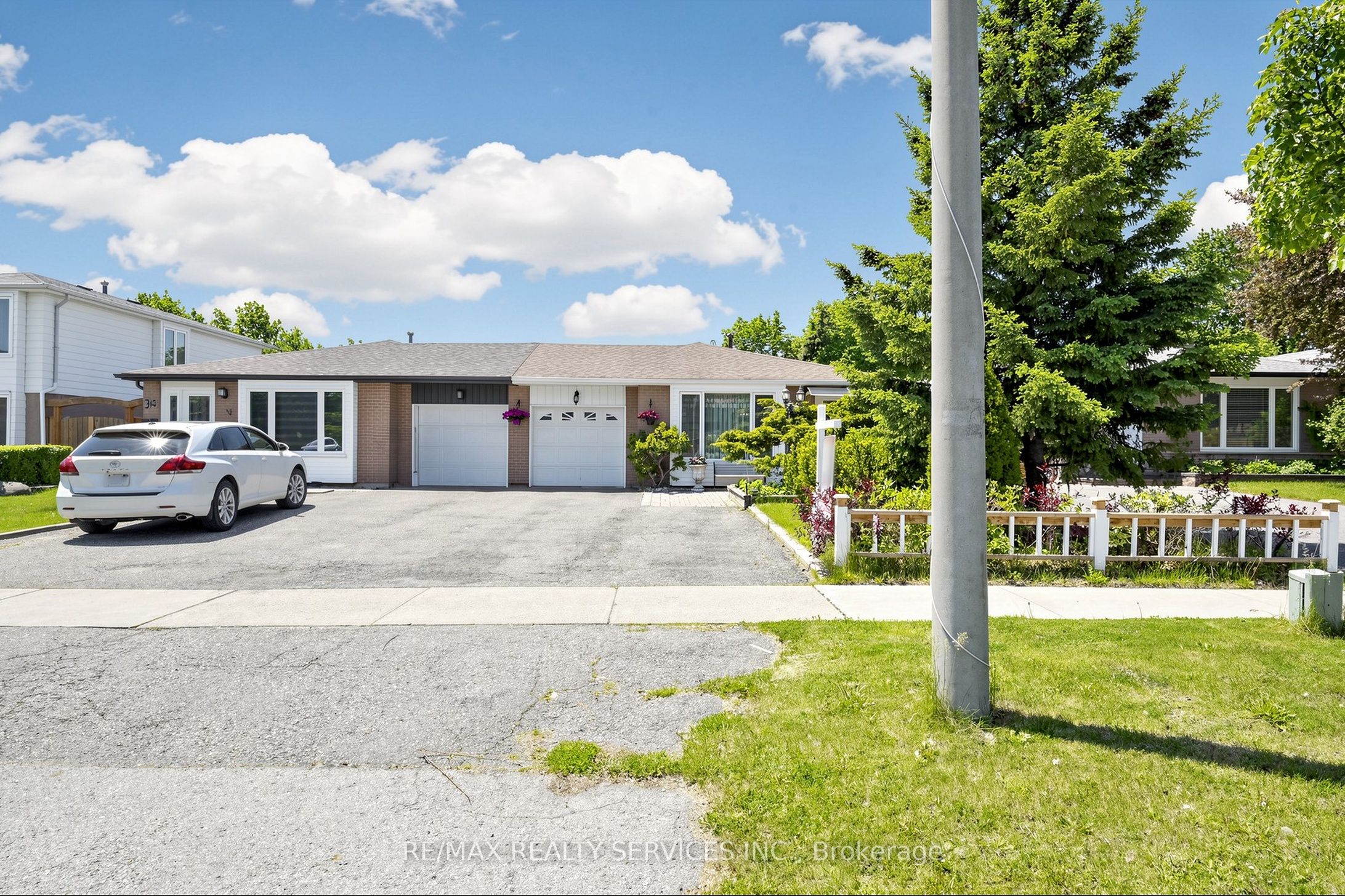 36 Glenvale Boulevard, Brampton, ON L6S 1J1 photo 3