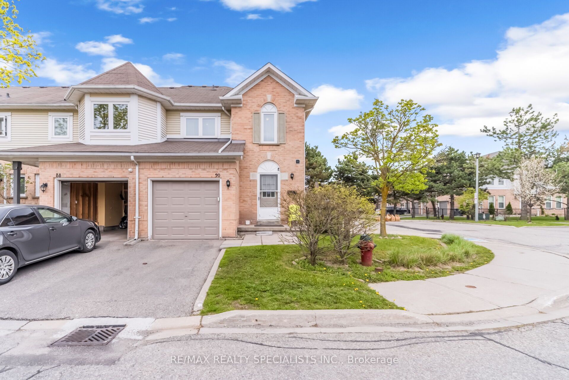 90 Wickstead Court, Brampton, ON L6R 1N8