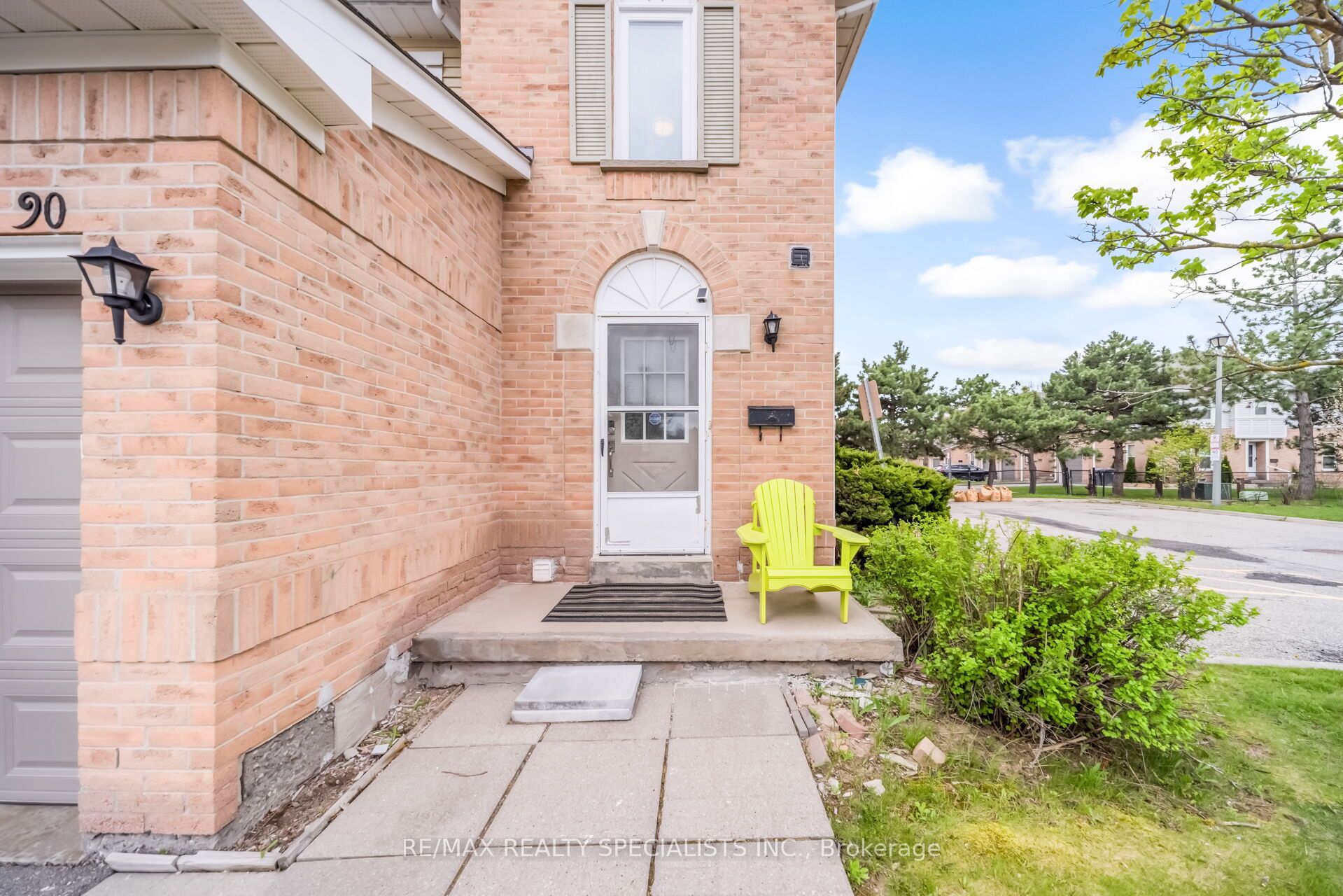 90 Wickstead Court, Brampton, ON L6R 1N8 photo 3