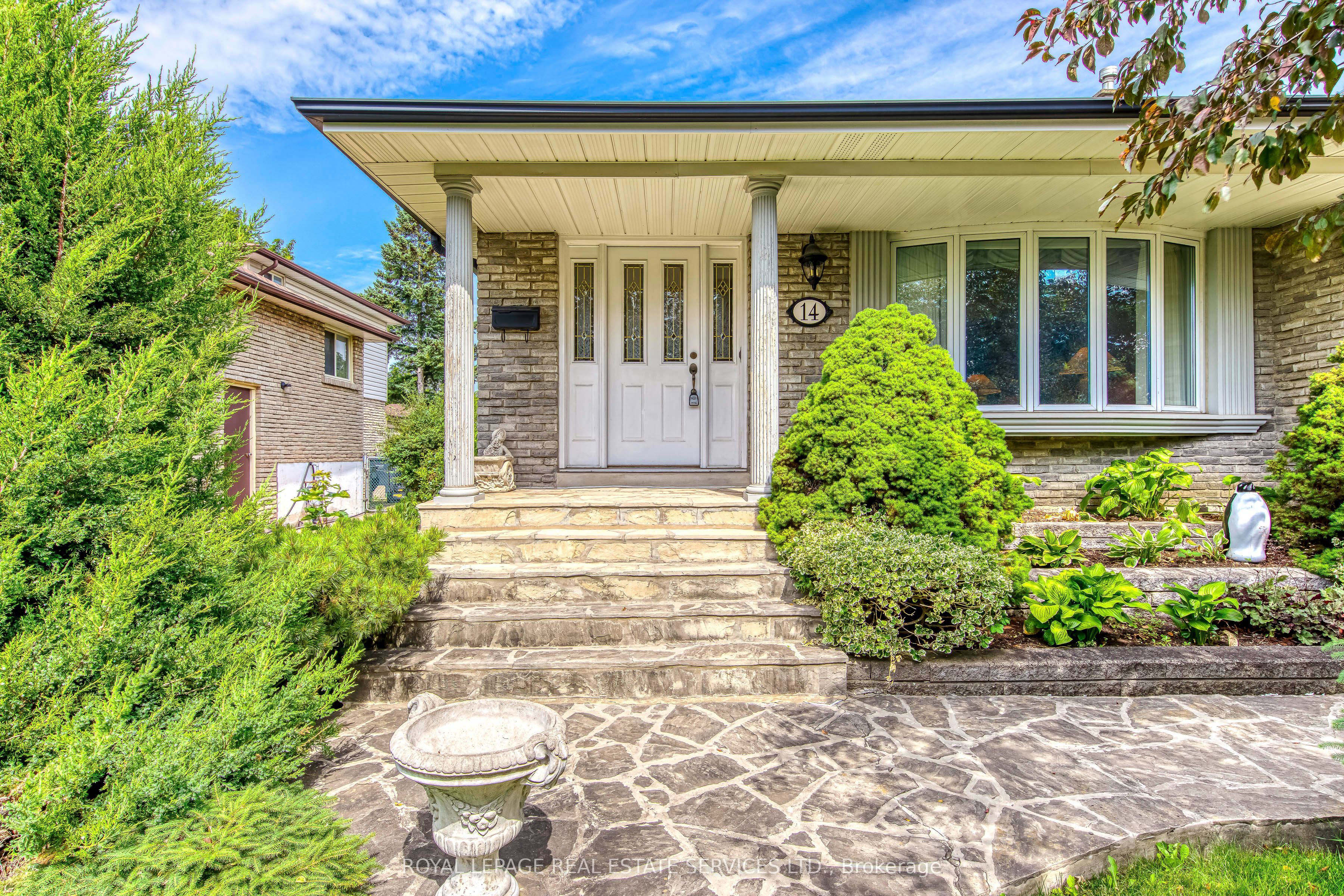 14 Governor Grove Crescent, Brampton, ON L6Y 1A6 photo 4